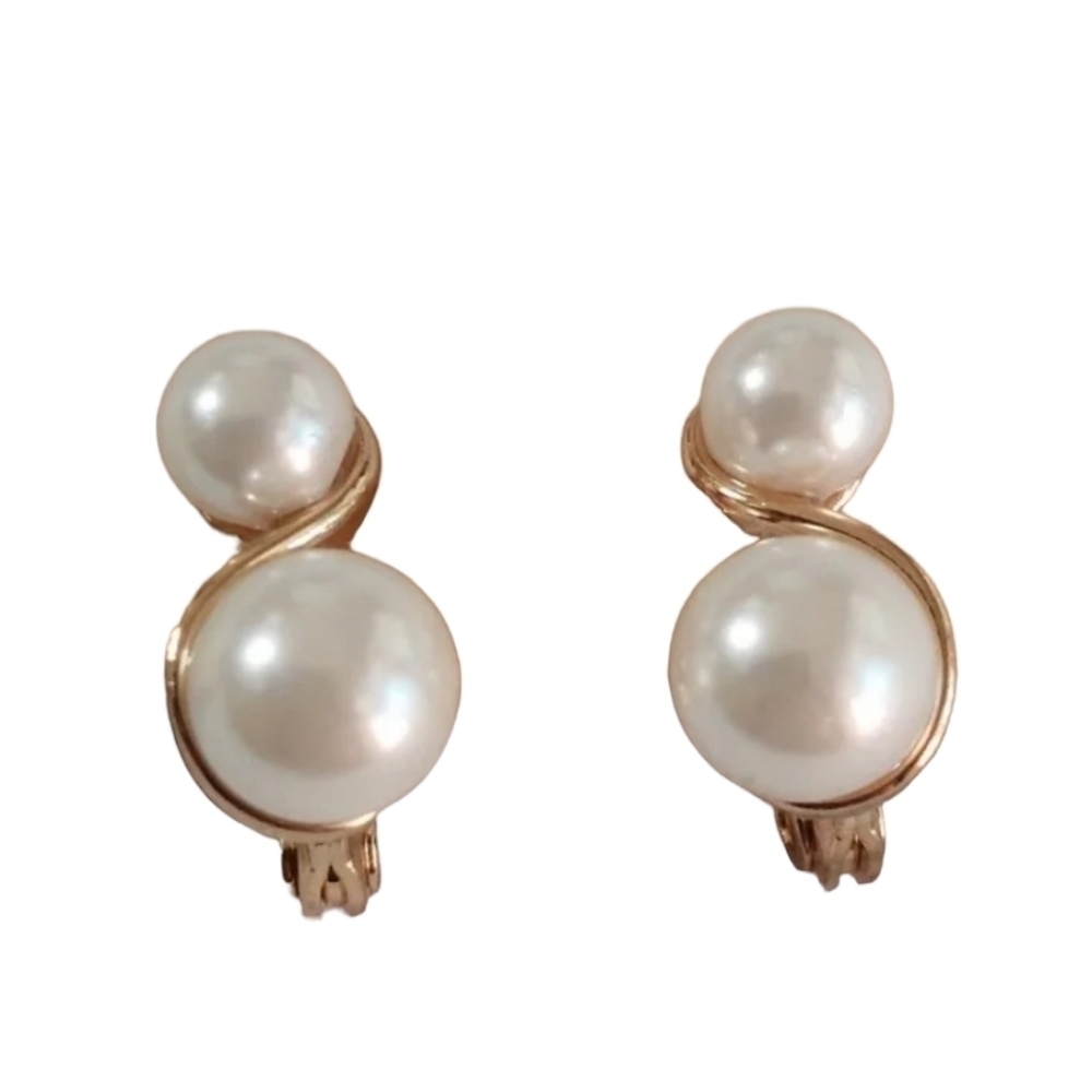 Vintage TJG Signed Goldtoned & Faux Pearl Figure 8 Clip-on Earrings